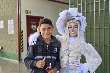 Foto - Entrega de Ovos de Páscoa Escolas Municipais