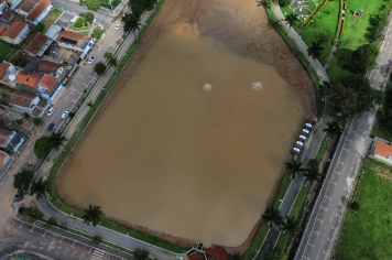 Foto - Manutenção no Parque do Lago