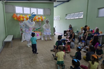 Foto - Entrega de Ovos de Páscoa Escolas Municipais
