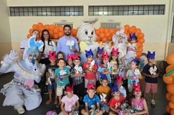 Foto - Entrega de Ovos de Páscoa Escolas Municipais