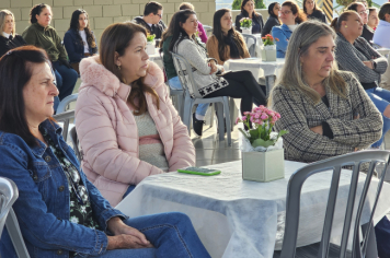 Foto - Professores da rede municipal de Albertina recebem Chromebooks para uso pedagógico
