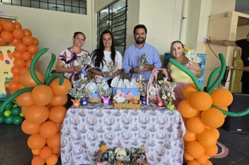 Foto - Entrega de Ovos de Páscoa Escolas Municipais