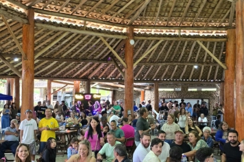 Foto relacionada - Tardezinha no Lago aquece Albertina e abre caminho para o Carnaval