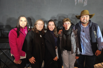 Foto - Abertura do 29º Rodeio leva emoção e espetáculo à arena!