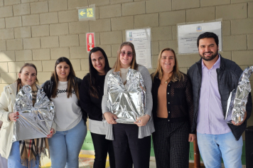 Foto - Professores da rede municipal de Albertina recebem Chromebooks para uso pedagógico