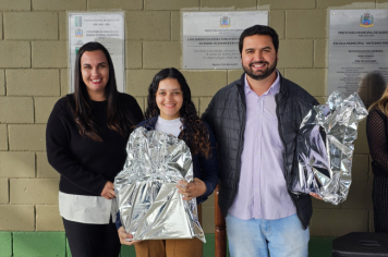 Foto - Professores da rede municipal de Albertina recebem Chromebooks para uso pedagógico