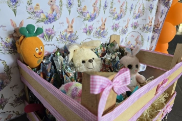 Foto - Entrega de Ovos de Páscoa Escolas Municipais