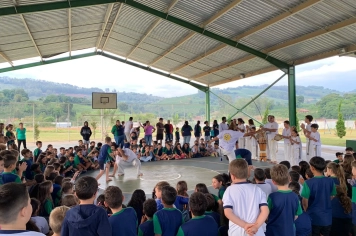 Foto - Capoeira, Cultura e Educação na Escola Antonio Ferreira