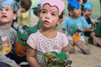 Foto - Entrega de Ovos de Páscoa Escolas Municipais