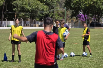 Foto - Treino de Futebol de Campo (Crianças e Adolescentes)