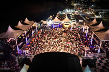 Foto - Abertura do 29º Rodeio leva emoção e espetáculo à arena!