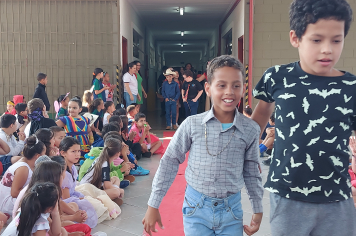 Foto - Dia de Fantasia na Escola Municipal Antônio Ferreira