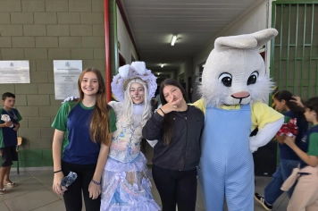 Foto - Entrega de Ovos de Páscoa Escolas Municipais