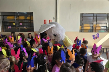 Foto - Entrega de Ovos de Páscoa Escolas Municipais