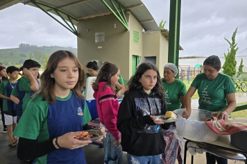 Foto - Churrasco na Escola Municipal Antonio Ferreira
