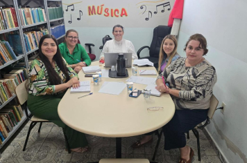 Preparação que Gera Resultados: Equipe de Assistência Social Passa por Reunião de Alinhamento em Albertina