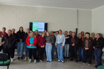 Educação que Alimenta: Palestra com Nutricionista Valoriza Auxiliares da Rede Municipal