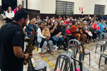 Amor que Ensina: Dia das Mães é Celebrado com Emoção na Pré-Escola Luzia Sanches Diniz