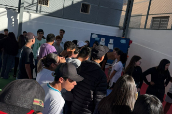 Conexão entre Escolas: Estudantes do 7º Ano Apresentam Projetos e Vivem Tarde de Aprendizado Integrado