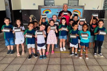 Pequenos cidadãos em ação: Pré-Escola Luzia Sanches Diniz trabalha Consciência Negra na Hora Cívica
