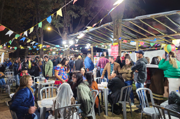 Festa Julina de Albertina Celebra Dois Dias de Sucesso e Convida a População para o Encerramento Hoje, às 16h!