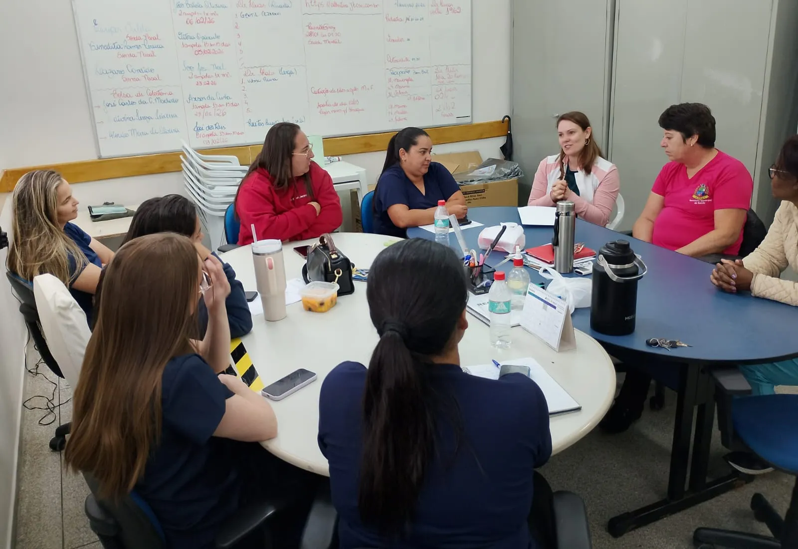 Cuidar de quem cuida fortalece a saúde de Albertina com reunião de saúde mental na Atenção Básica