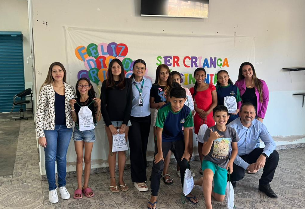 Colorindo Sonhos com o Sicoob Credivass: Um Dia de Alegria e Cooperação no CRAS de Albertina