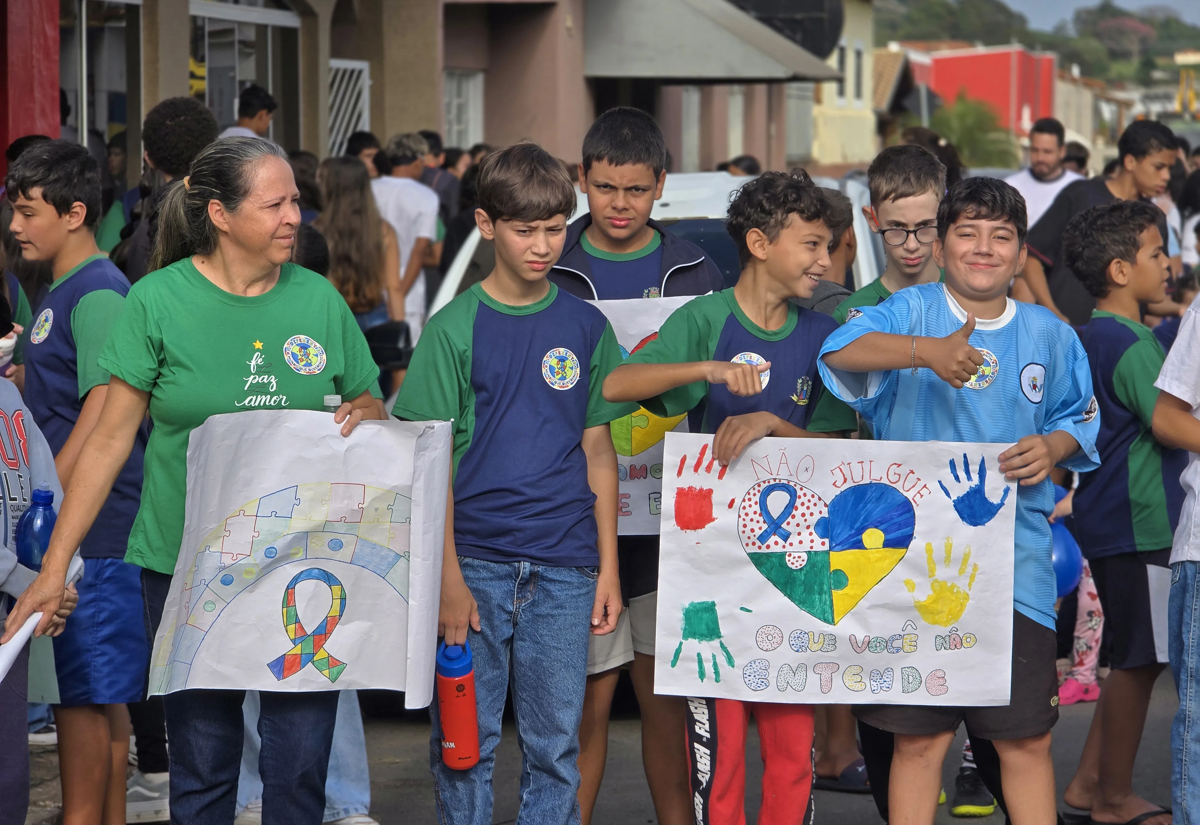 Albertina caminha pela inclusão e transforma conscientização em atitude