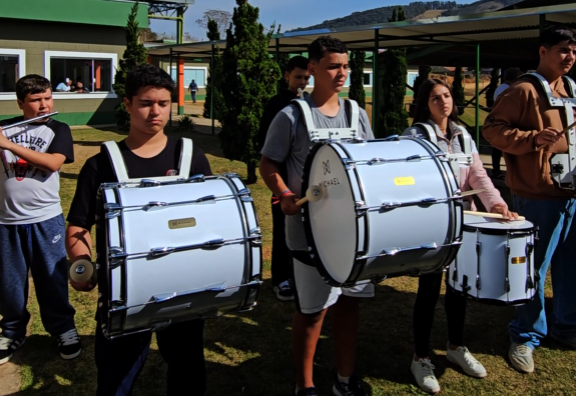 Novos instrumentos reforçam tradição da fanfarra “José Francisco”