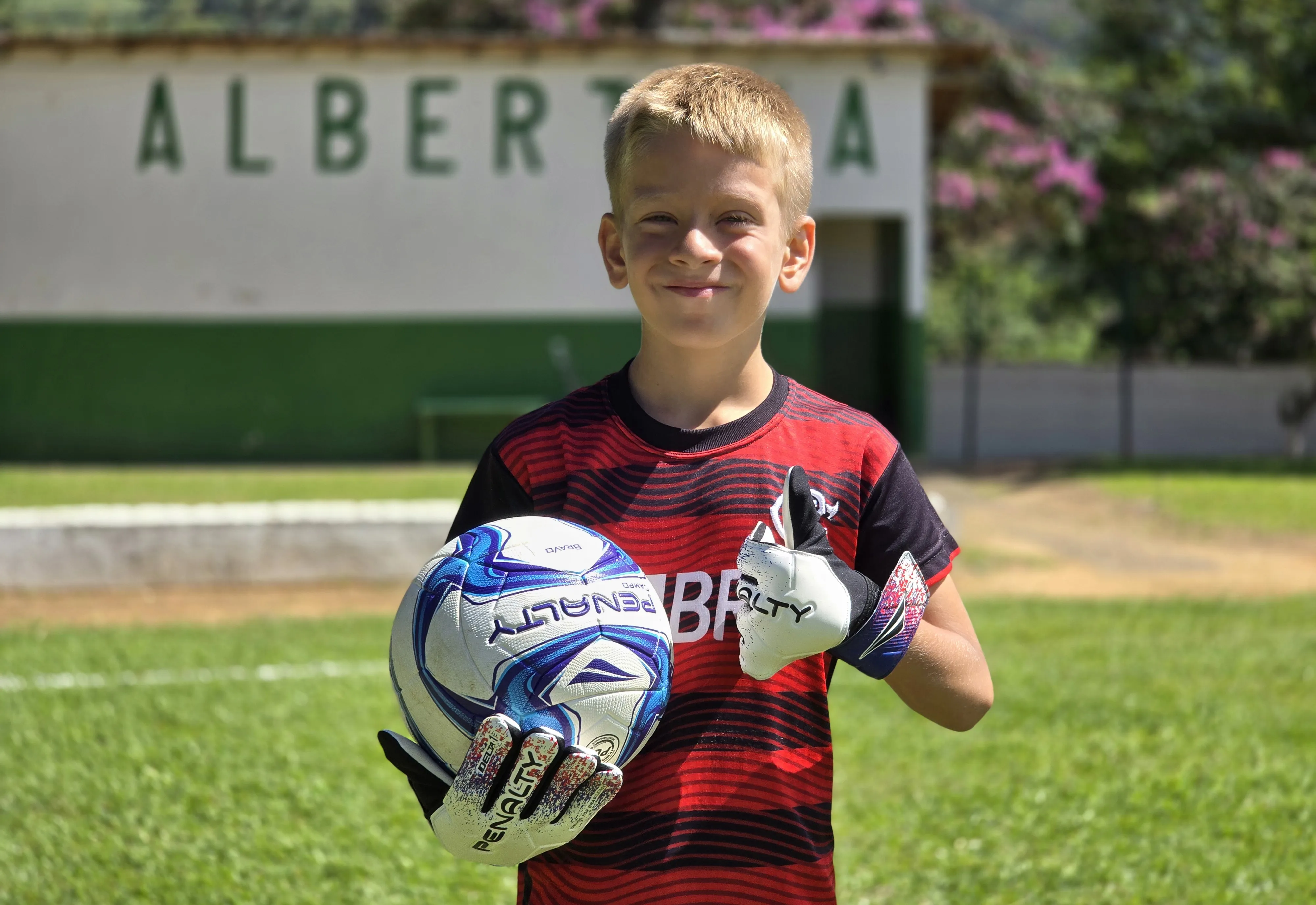 Treino de Futebol de Campo movimenta crianças e adolescentes nas férias de janeiro