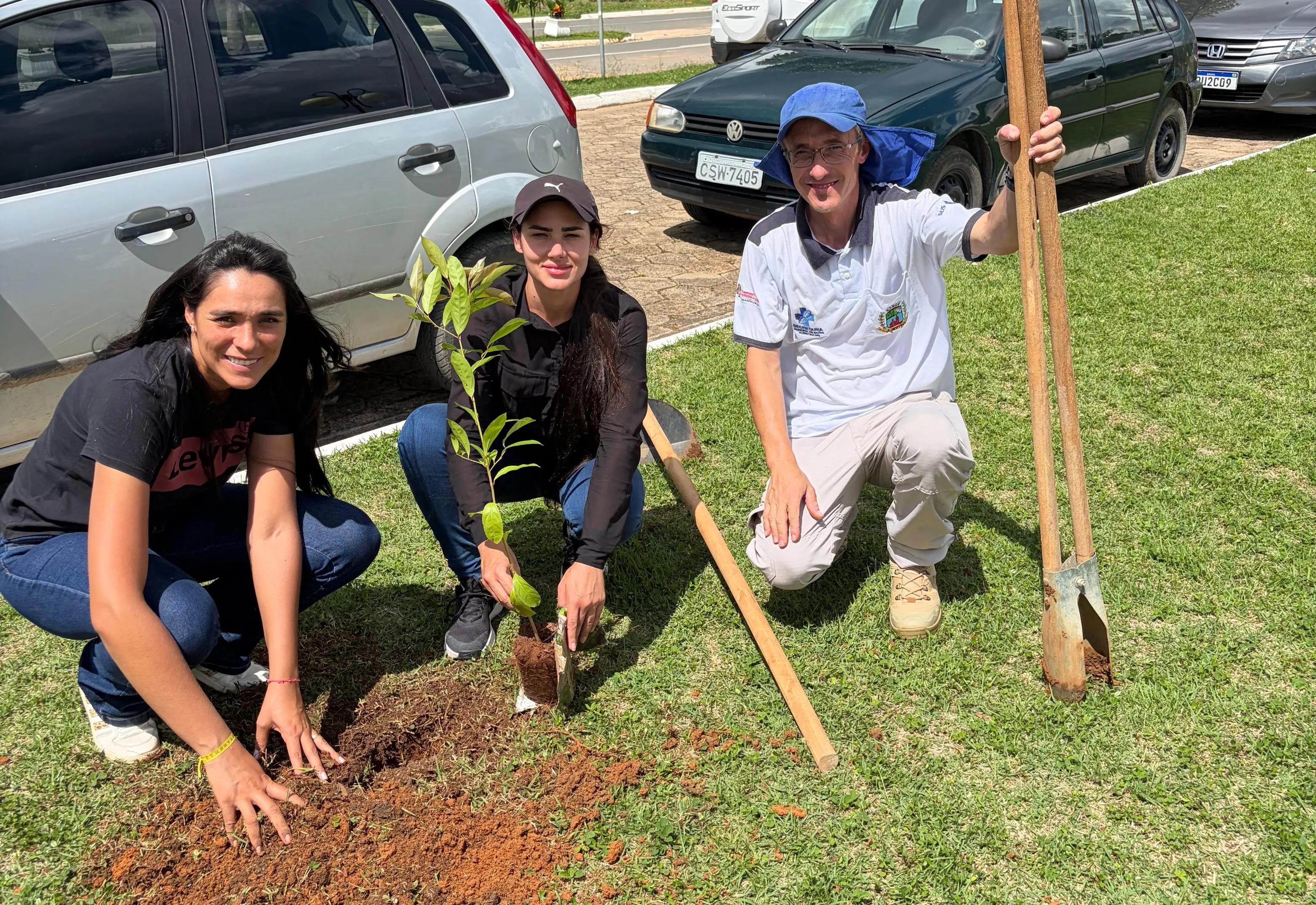 Educação Ambiental em Albertina vira ação prática com início do Projeto de Arborização Urbana