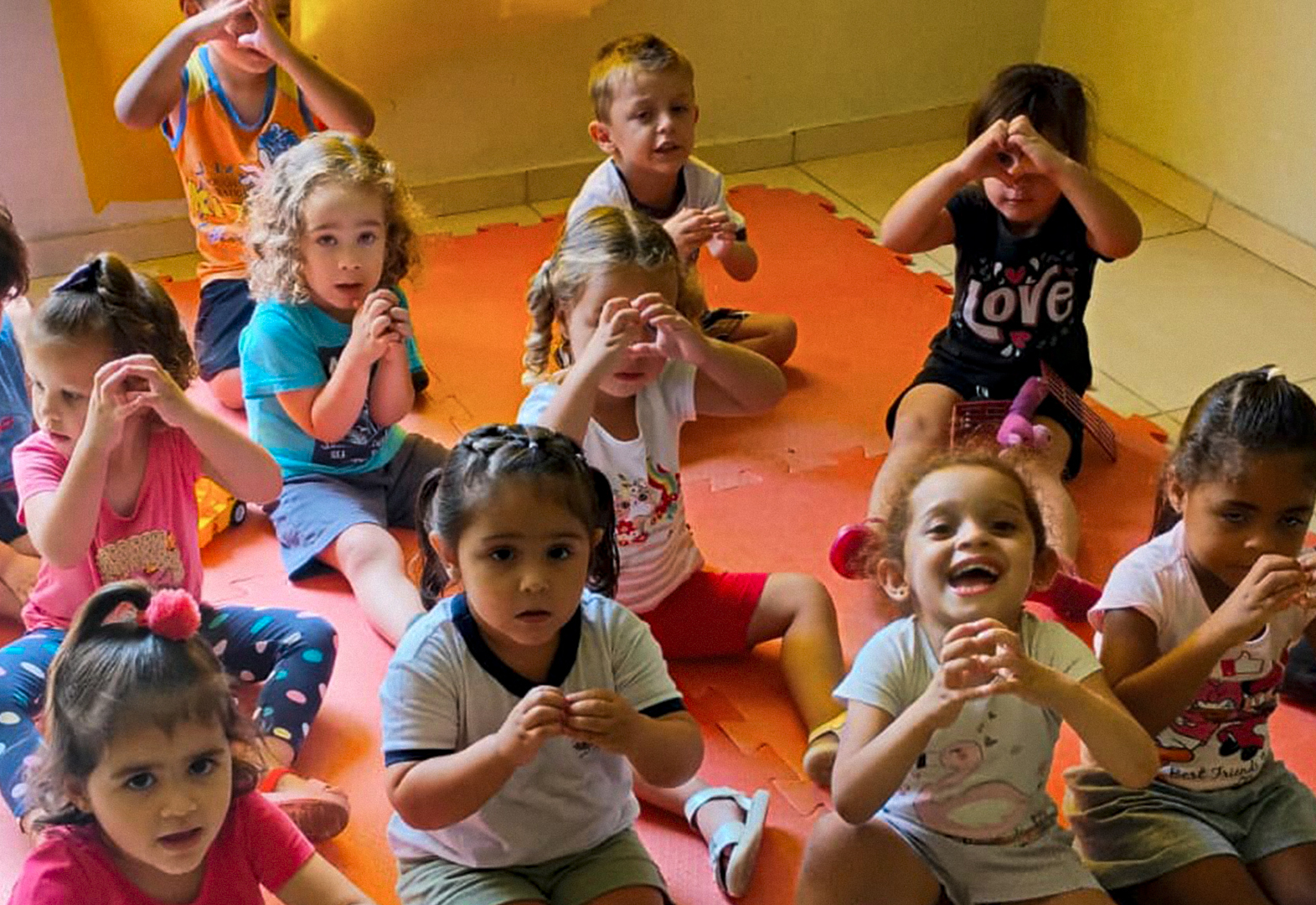 Educação Física desde o Maternal: Um Novo Marco na Creche de Albertina!
