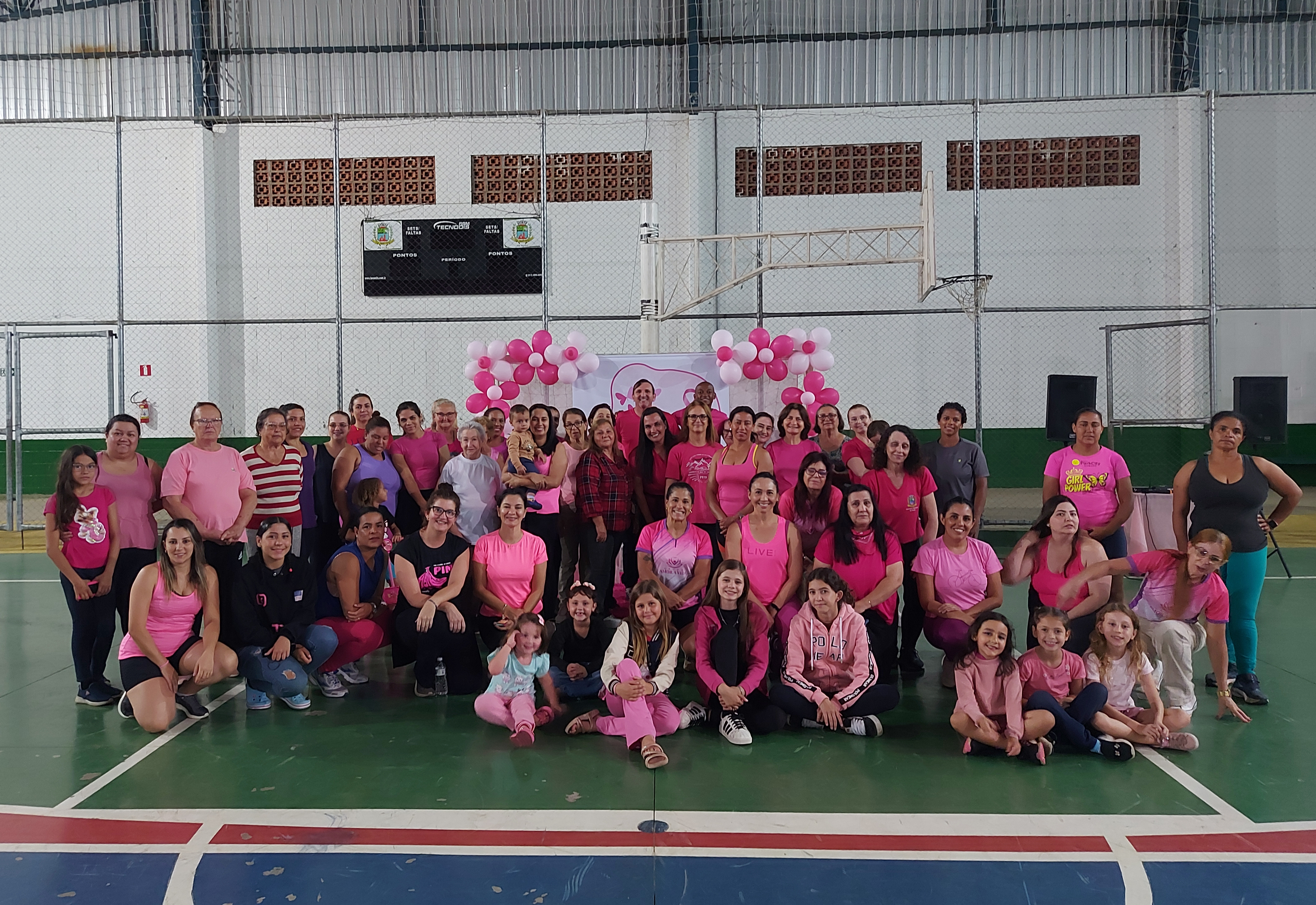 Aulão Rosa movimenta Albertina em noite de saúde, energia e conscientização