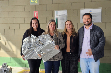 Foto - Professores da rede municipal de Albertina recebem Chromebooks para uso pedagógico