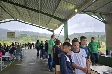 Foto - Churrasco na Escola Municipal Antonio Ferreira