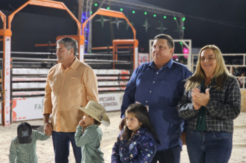 Foto - Abertura do 29º Rodeio leva emoção e espetáculo à arena!