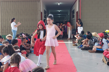 Foto - Dia de Fantasia na Escola Municipal Antônio Ferreira
