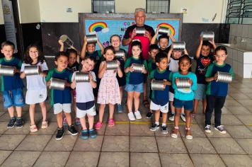 Foto relacionada - Pequenos cidadãos em ação: Pré-Escola Luzia Sanches Diniz trabalha Consciência Negra na Hora Cívica