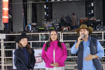 Foto - Abertura do 29º Rodeio leva emoção e espetáculo à arena!
