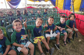 Foto - Crianças da Pré-Escola vivem dia mágico no circo em Jacutinga