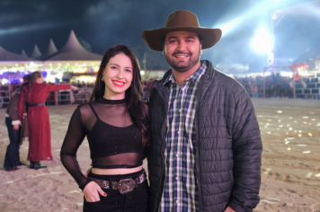 Foto - Tradição e fé embalaram o segundo dia do rodeio