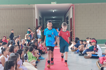 Foto - Dia de Fantasia na Escola Municipal Antônio Ferreira