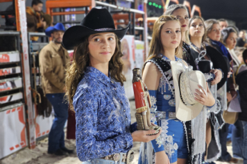 Foto - Tradição e fé embalaram o segundo dia do rodeio