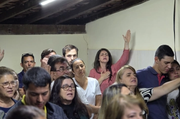 Foto relacionada - Segunda dia da 8ª Semana Evangélica reúne fiéis na Igreja Tua Face em noite de Palavra e adoração