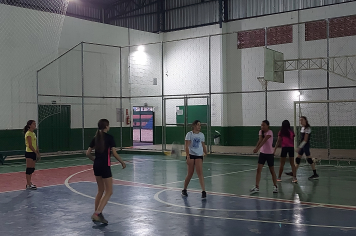 Foto - Treino de Vôlei Infantil e Adolescentes