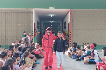 Foto - Dia de Fantasia na Escola Municipal Antônio Ferreira
