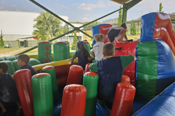 Foto - Diversão e Brinquedos Infláveis na Semana das Crianças!