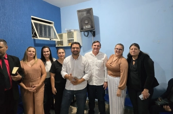 Foto relacionada - Terceiro dia da 8ª Semana Evangélica reúne fiéis na Igreja Resgatando Vidas em noite de oração e renovação