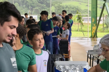 Foto - Churrasco na Escola Municipal Antonio Ferreira