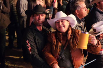 Foto - Tradição e fé embalaram o segundo dia do rodeio